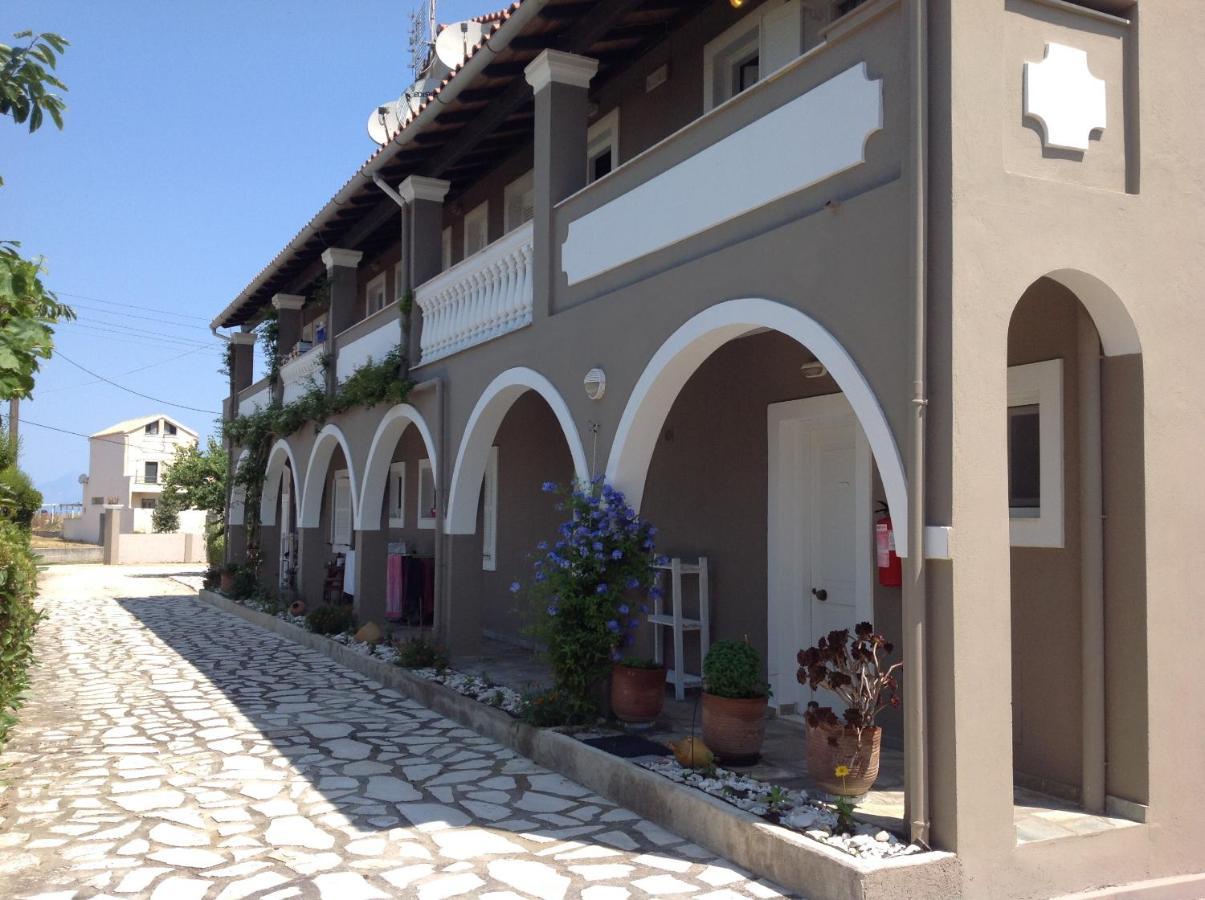Babis Apartments & Studios Iremia Αχαράβη Εξωτερικό φωτογραφία